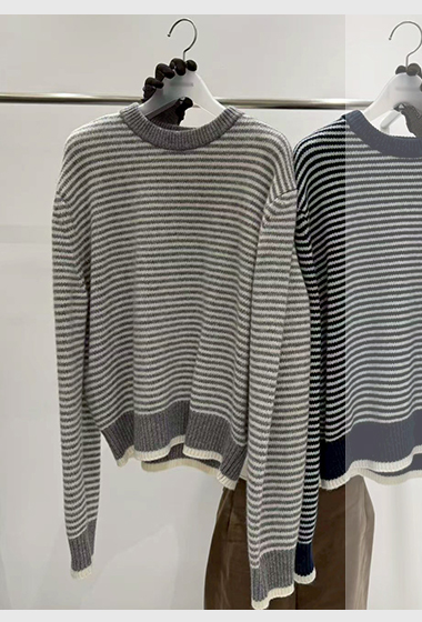 B96.質感家設計條紋圓領毛衣
