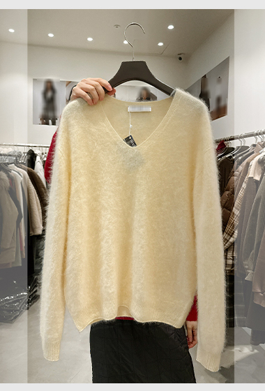 B88.高級感10%CASHMERE V領毛衣