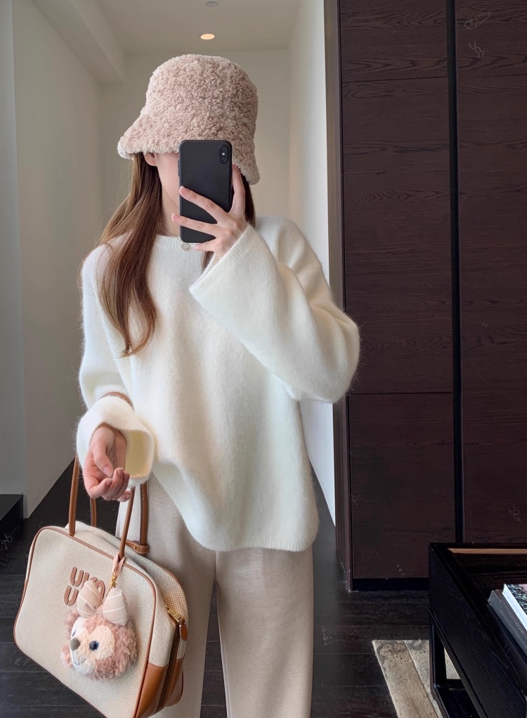 C23.女孩溫柔粉嫩綿羊混紡毛衣