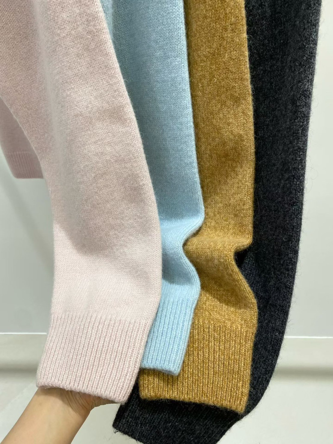 B76.甜美V領塔斯馬尼亞毛衣