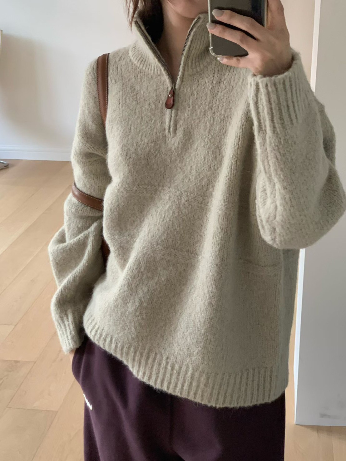 A11.小V家半門襟拉鍊立領毛衣