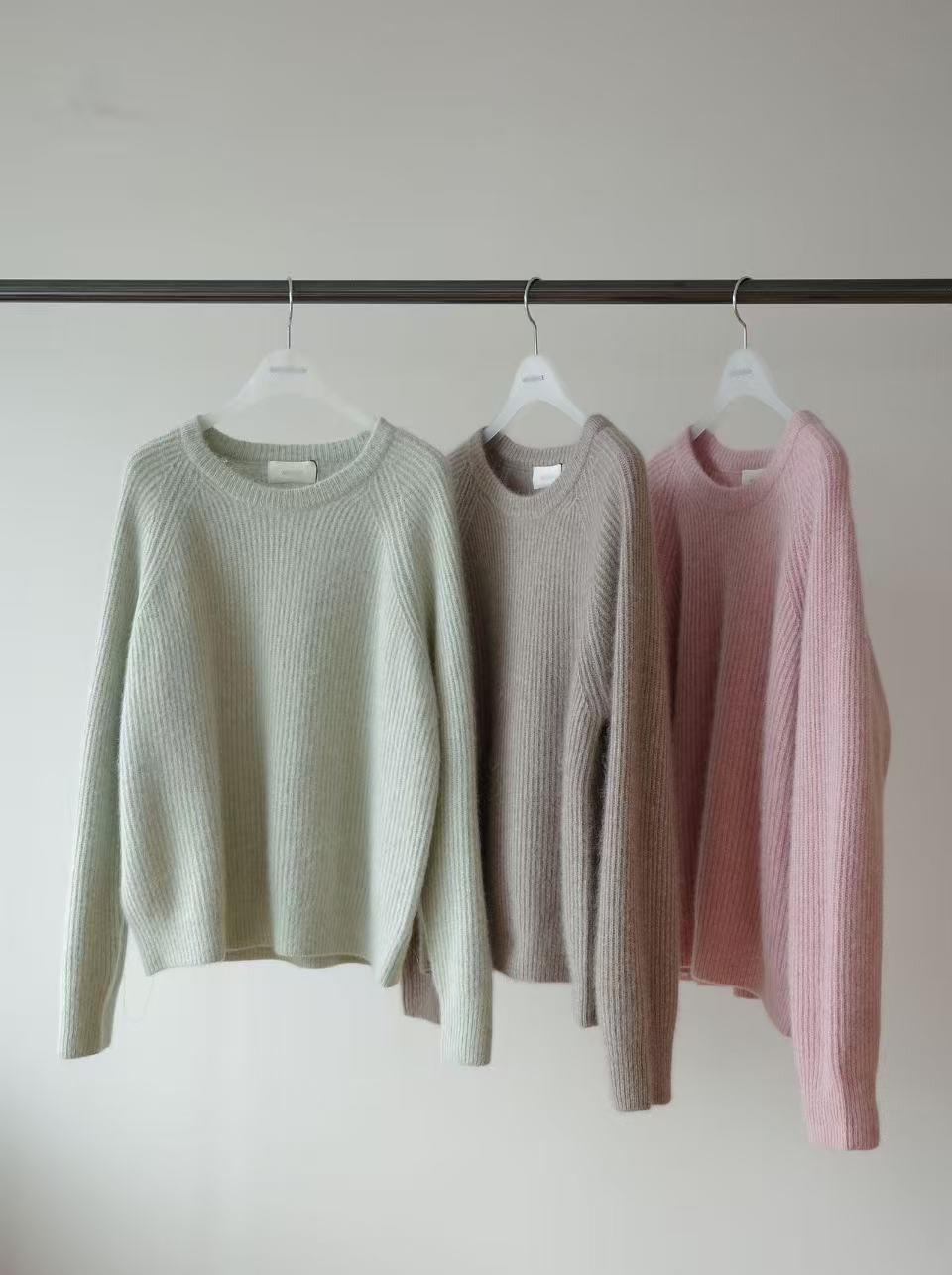 A57.瘦瘦歐膩仙氣柔美坑條毛衣