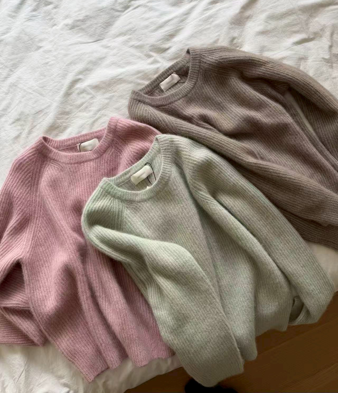 A57.瘦瘦歐膩仙氣柔美坑條毛衣