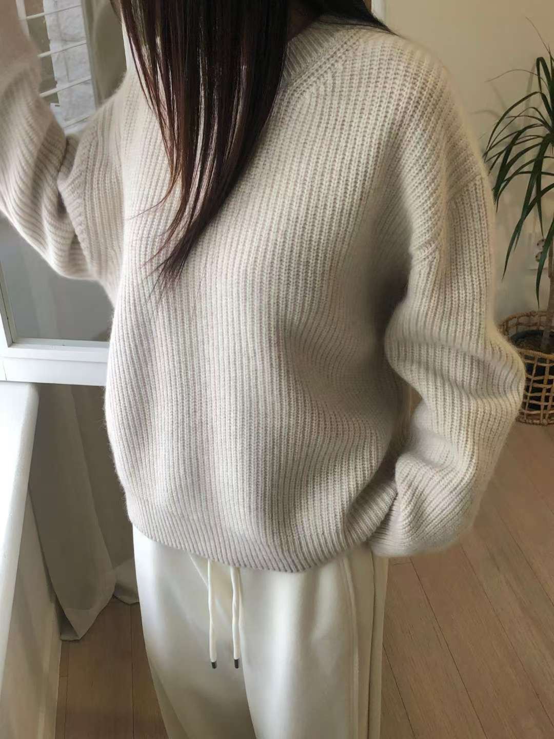 A102.星星家冬日浣熊混紡圓領毛衣