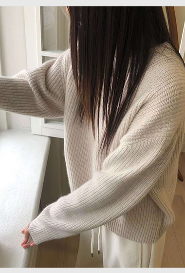 A102.星星家冬日浣熊混紡圓領毛衣