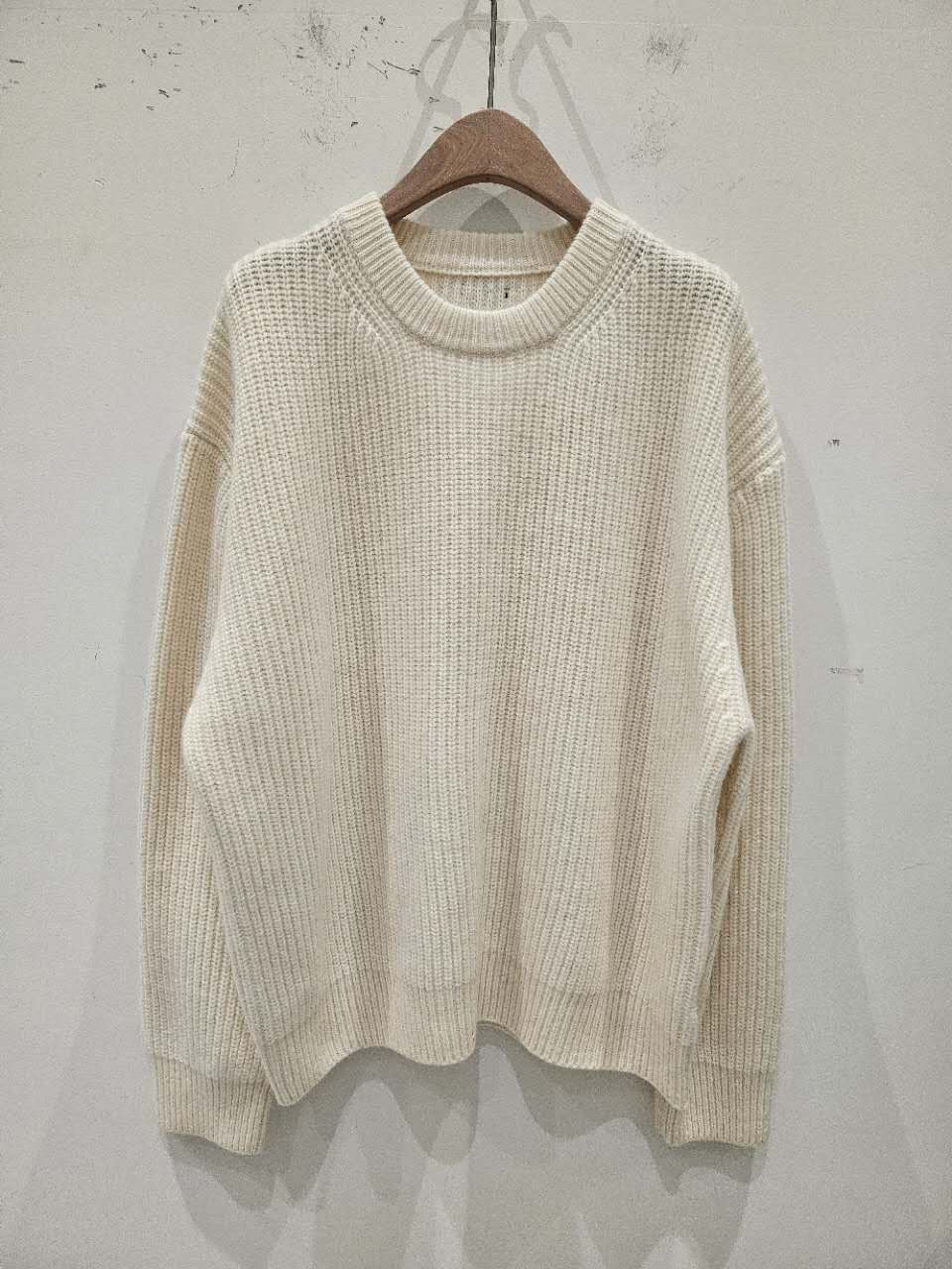 A102.星星家冬日浣熊混紡圓領毛衣