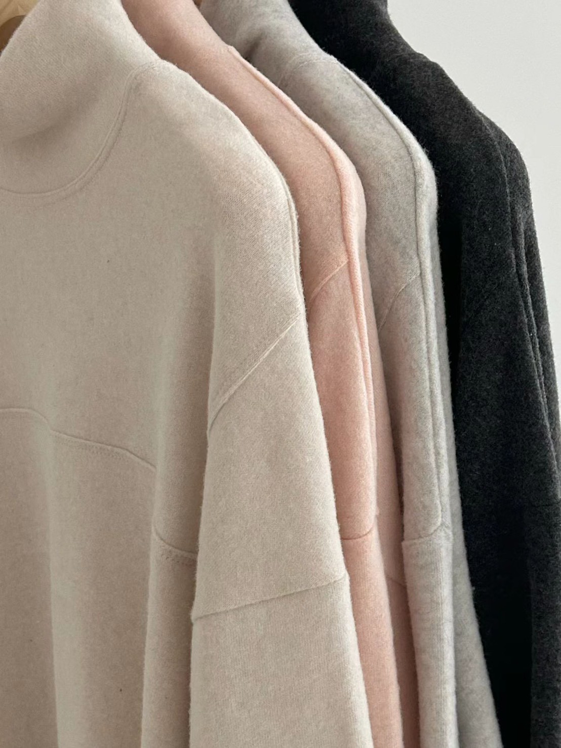 A13.粉彩女孩安哥拉立領上衣