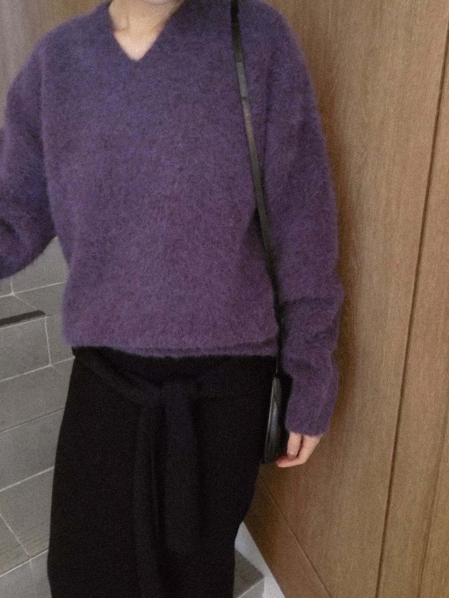 B37.質感家V領馬海毛紫羅蘭毛衣