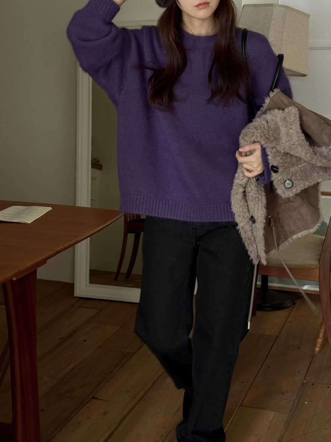 B50.女孩細緻完美圓領毛衣