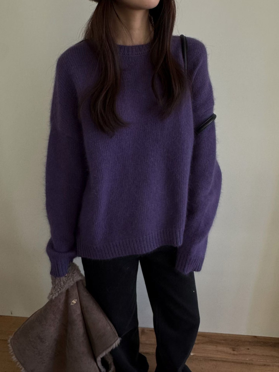 B50.女孩細緻完美圓領毛衣