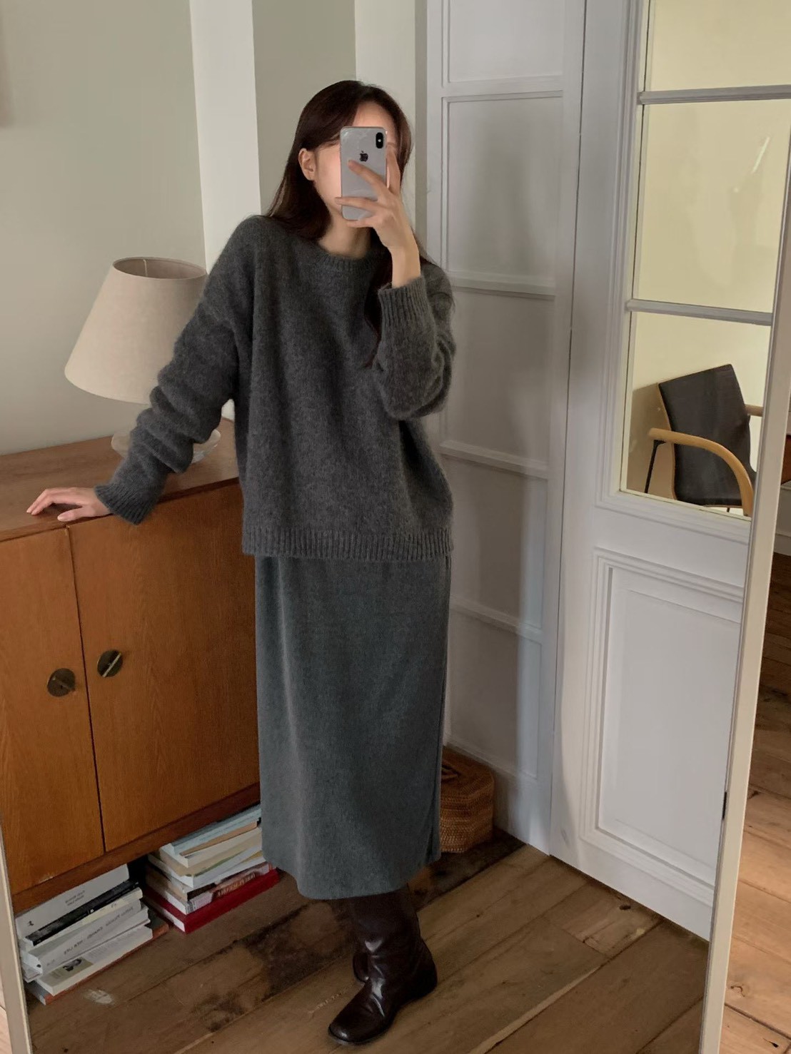 B50.女孩細緻完美圓領毛衣