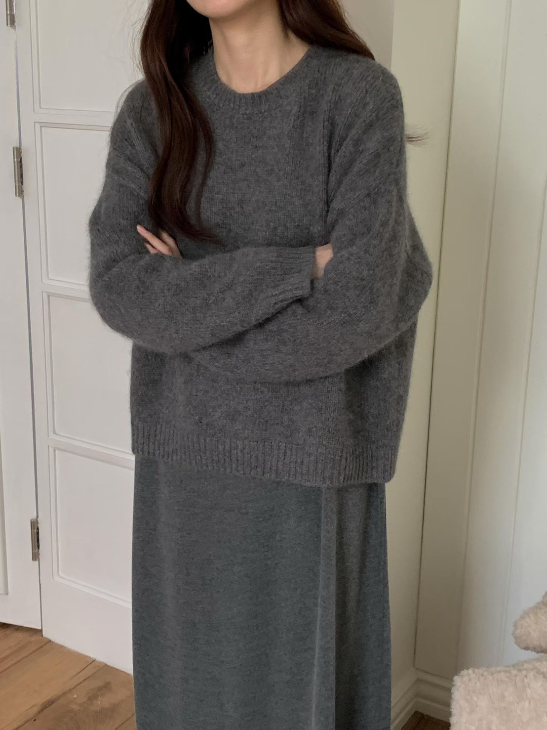 B50.女孩細緻完美圓領毛衣