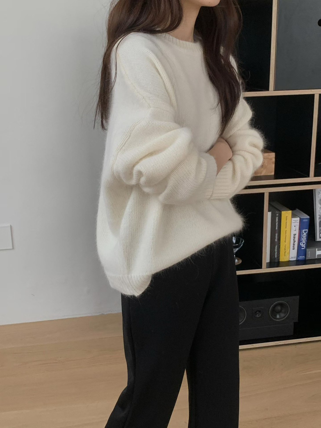 B50.女孩細緻完美圓領毛衣