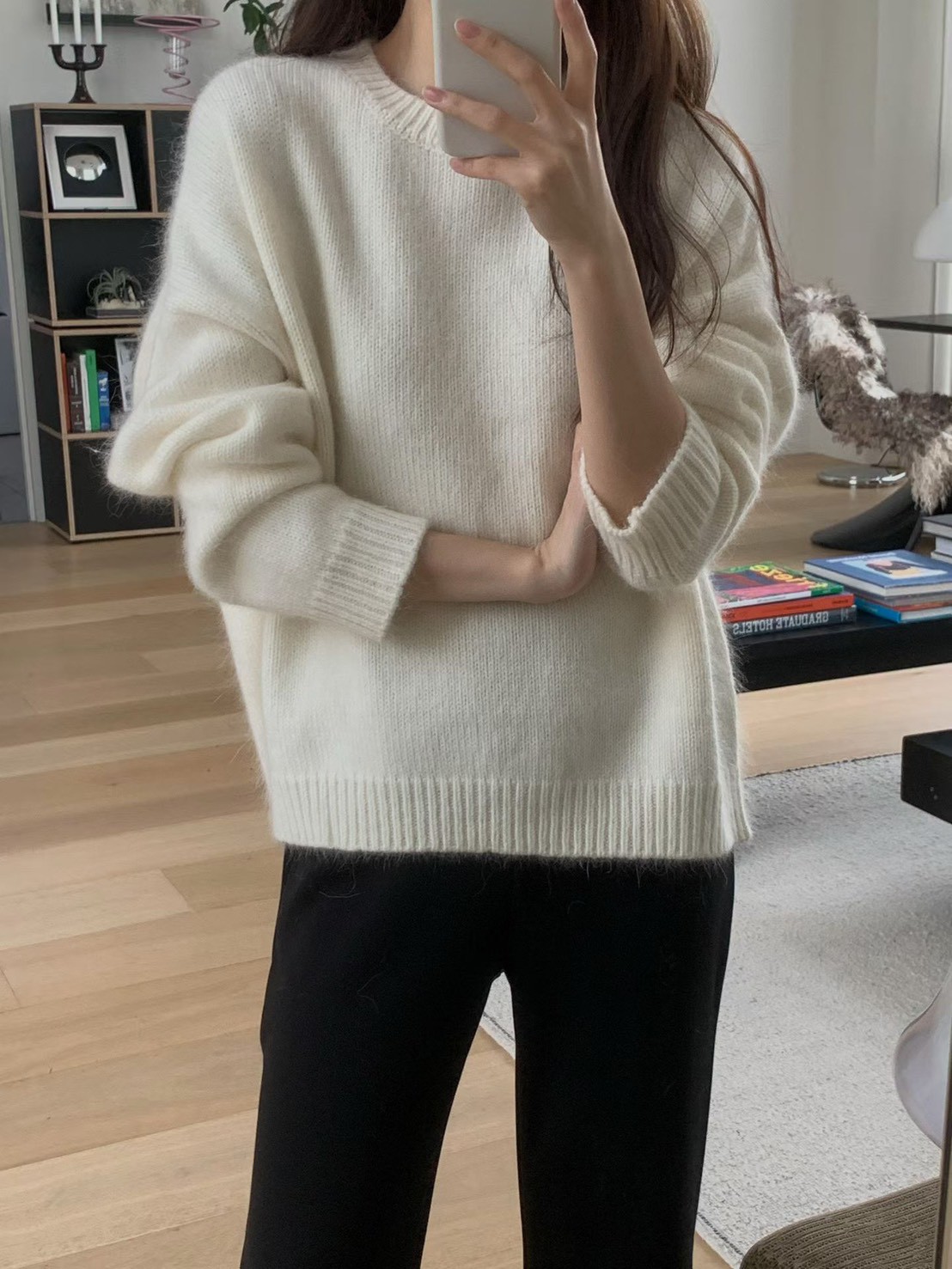 B50.女孩細緻完美圓領毛衣