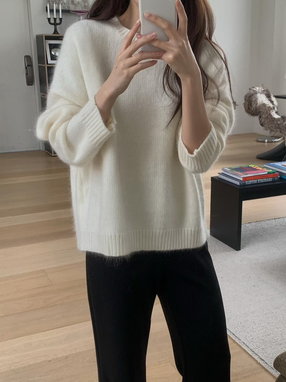 B50.女孩細緻完美圓領毛衣