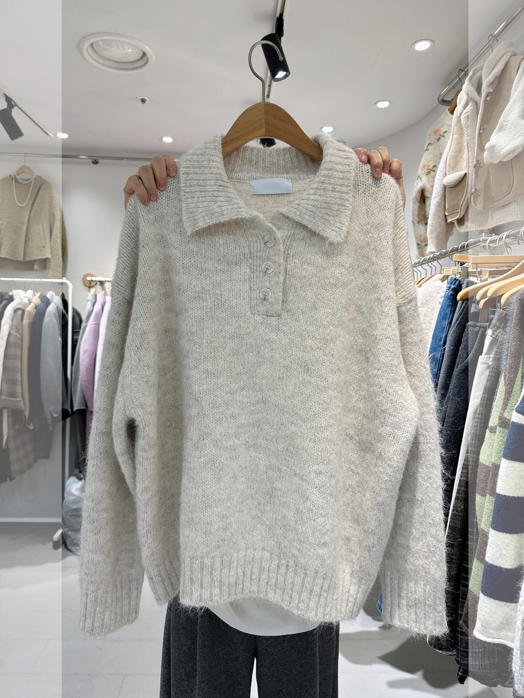A17.休閒翻領落肩毛衣