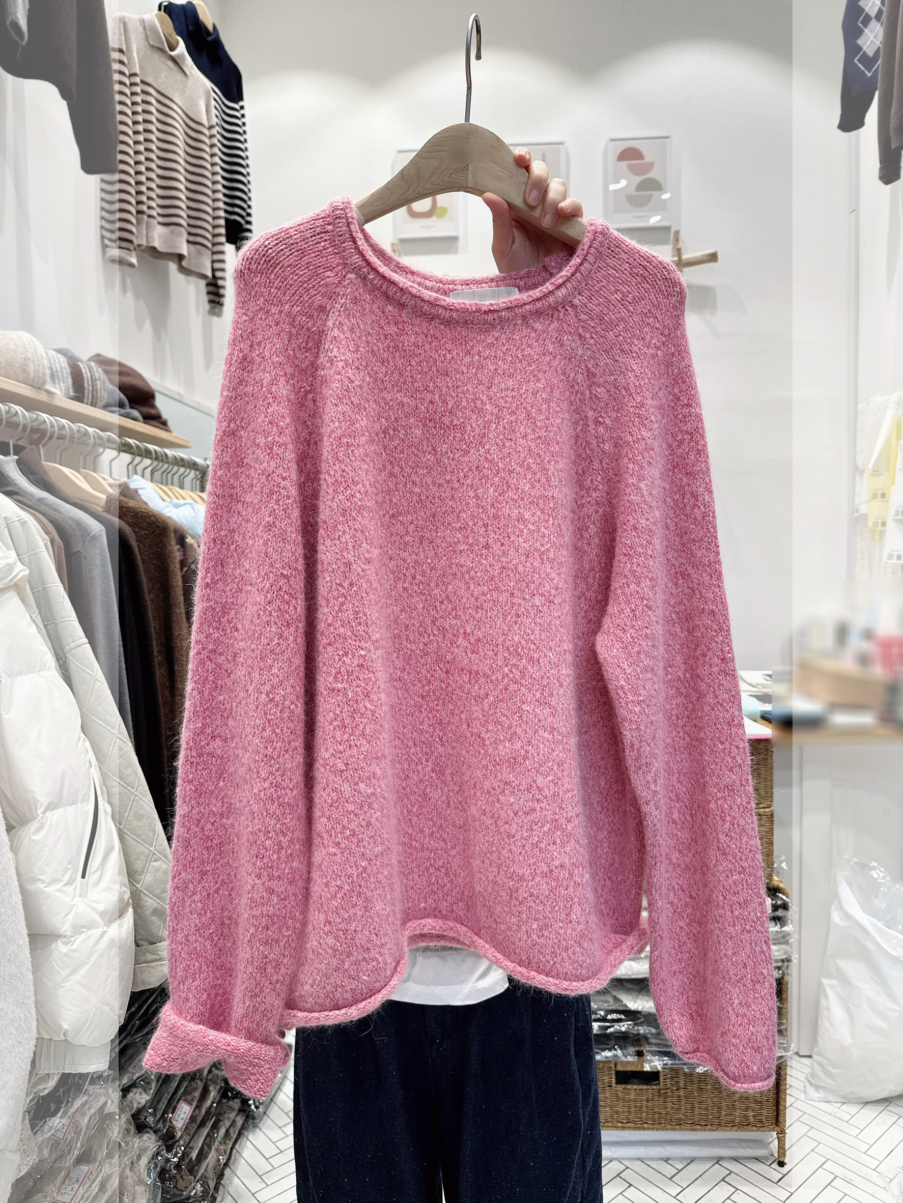 A19.漂亮花紗拉克蘭袖毛衣