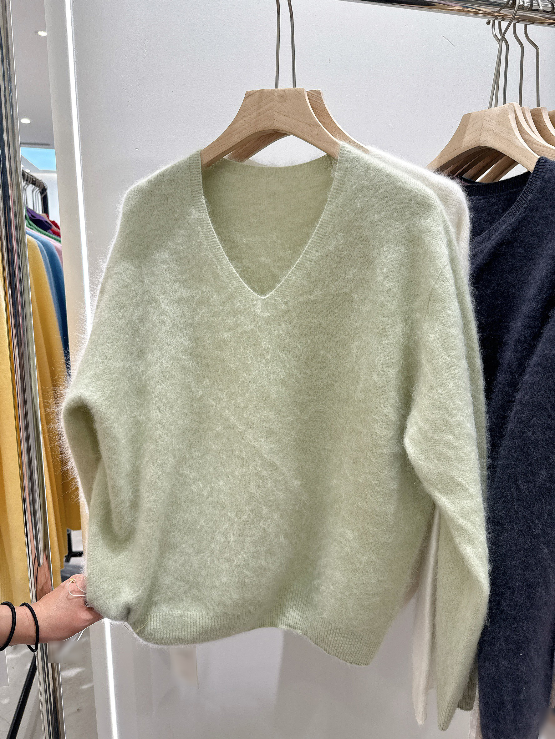 B20.仙氣女孩V領10%CASHMERE毛衣