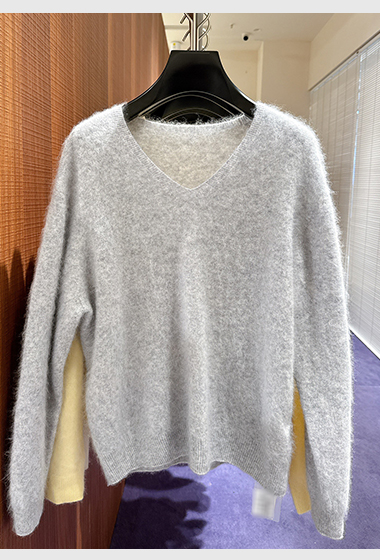 B29.仙氣女孩V領10%CASHMERE毛衣
