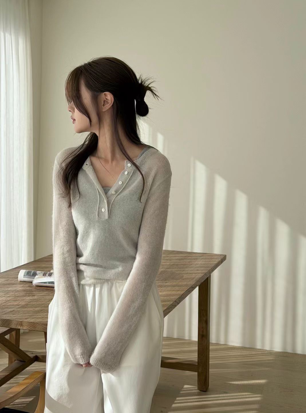 B26.瘦瘦歐膩粉嫩小排釦半門襟毛衣