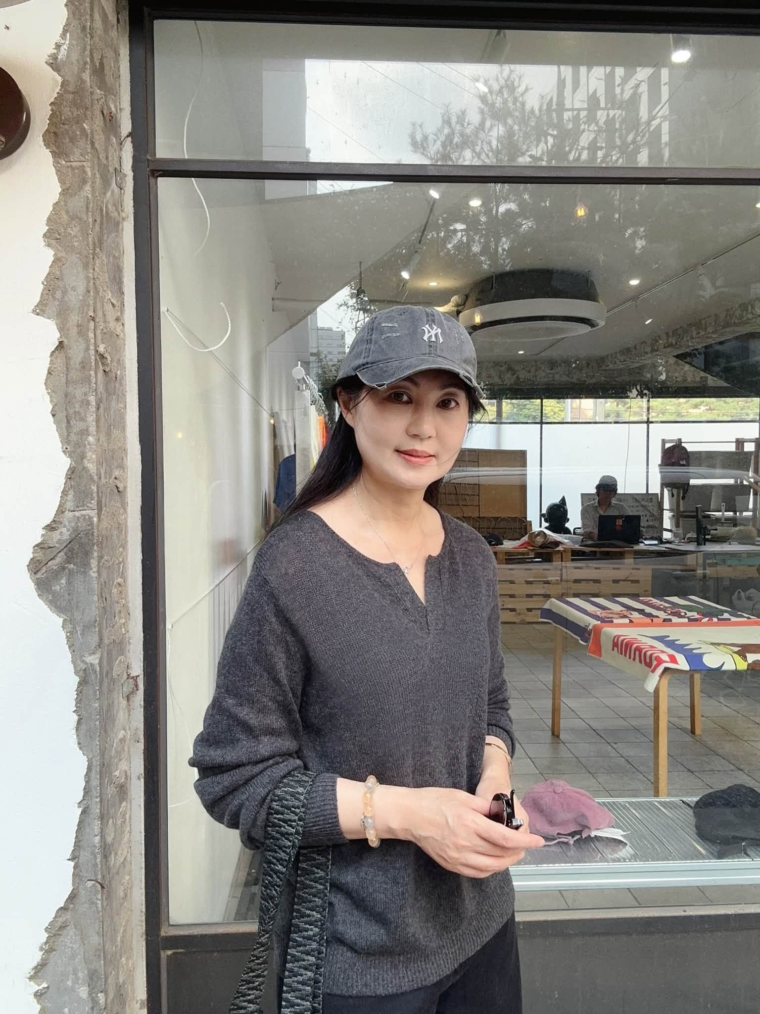 B91.初秋小V領山羊絨上衣