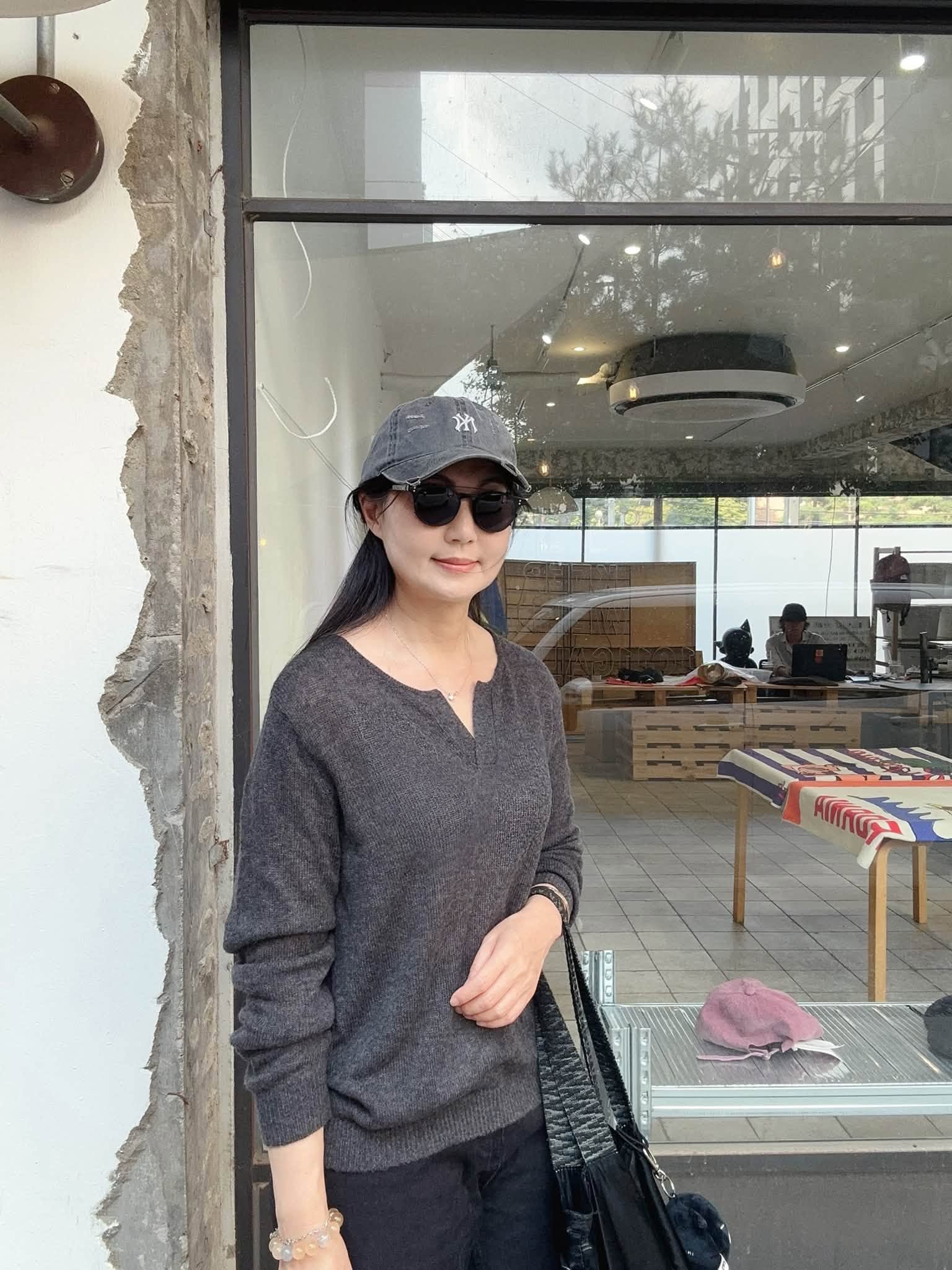 B91.初秋小V領山羊絨上衣
