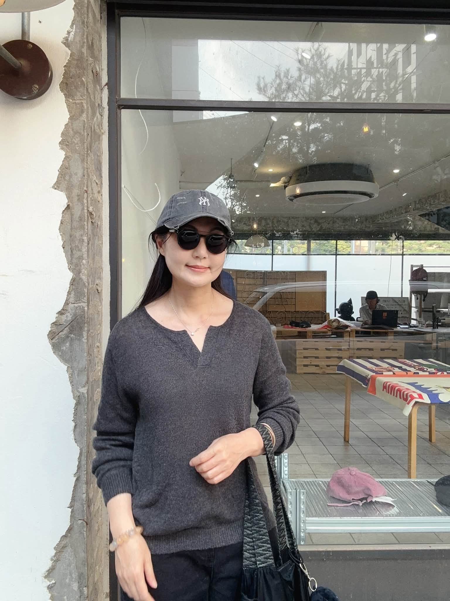 B91.初秋小V領山羊絨上衣