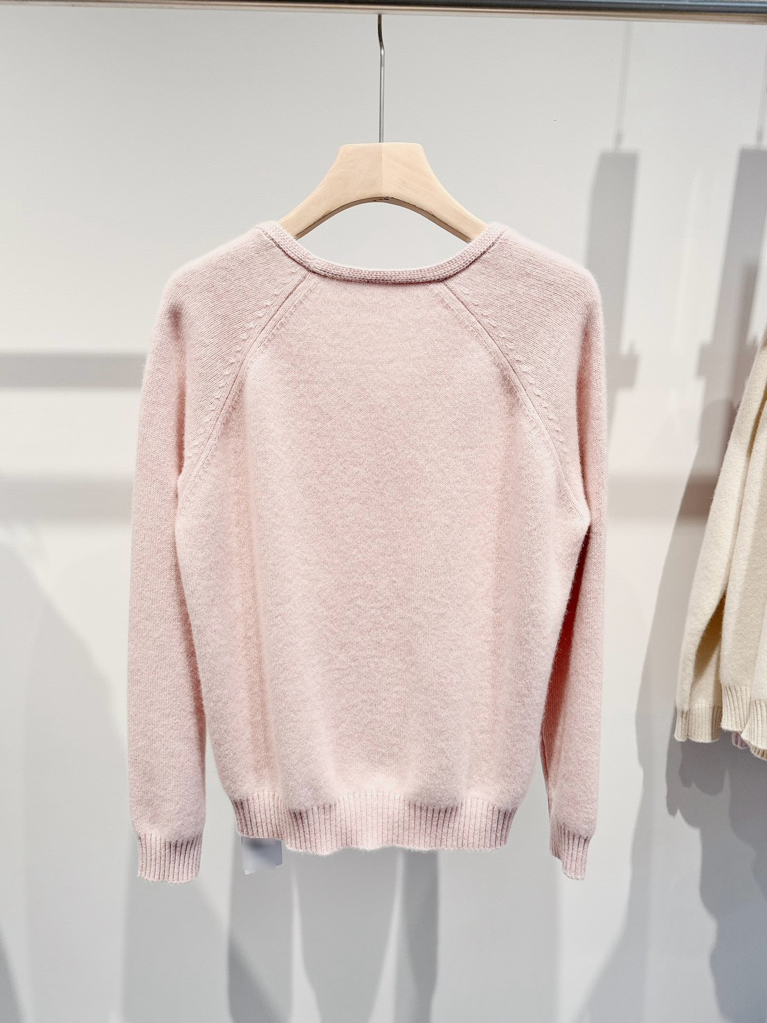 B87.甜美100%CASHMERE V領毛衣