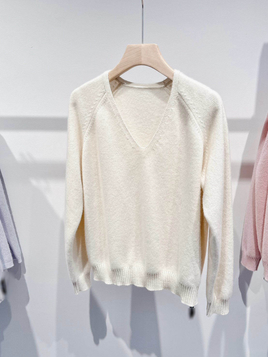 B87.甜美100%CASHMERE V領毛衣