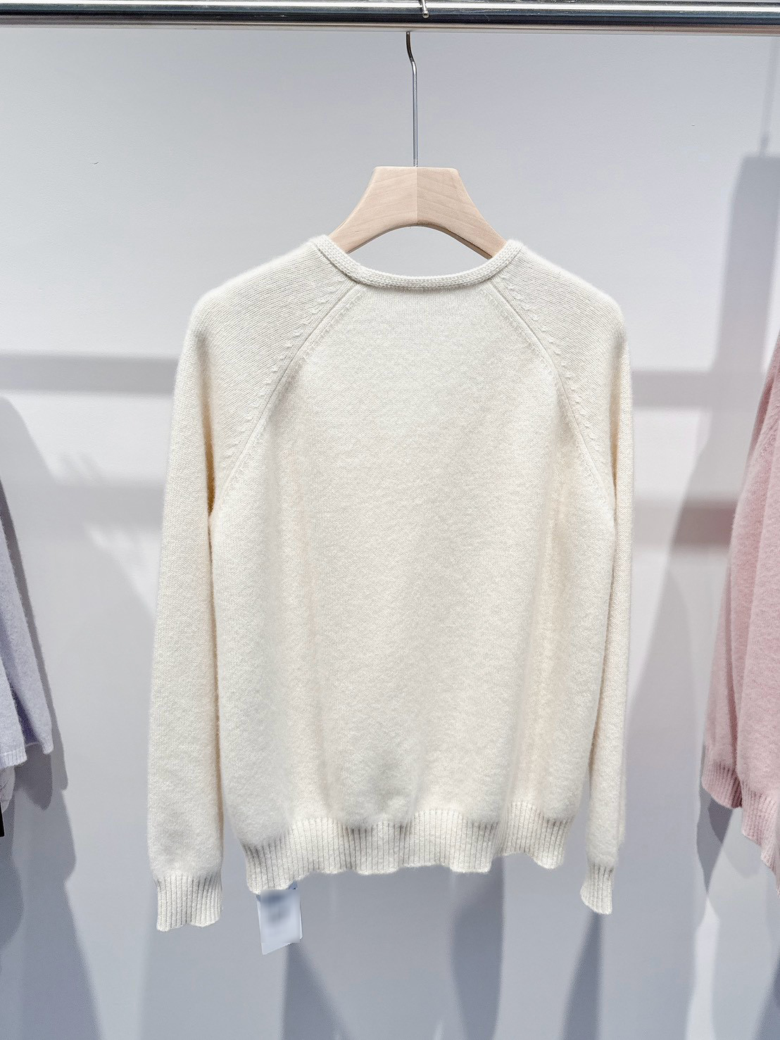 B87.甜美100%CASHMERE V領毛衣