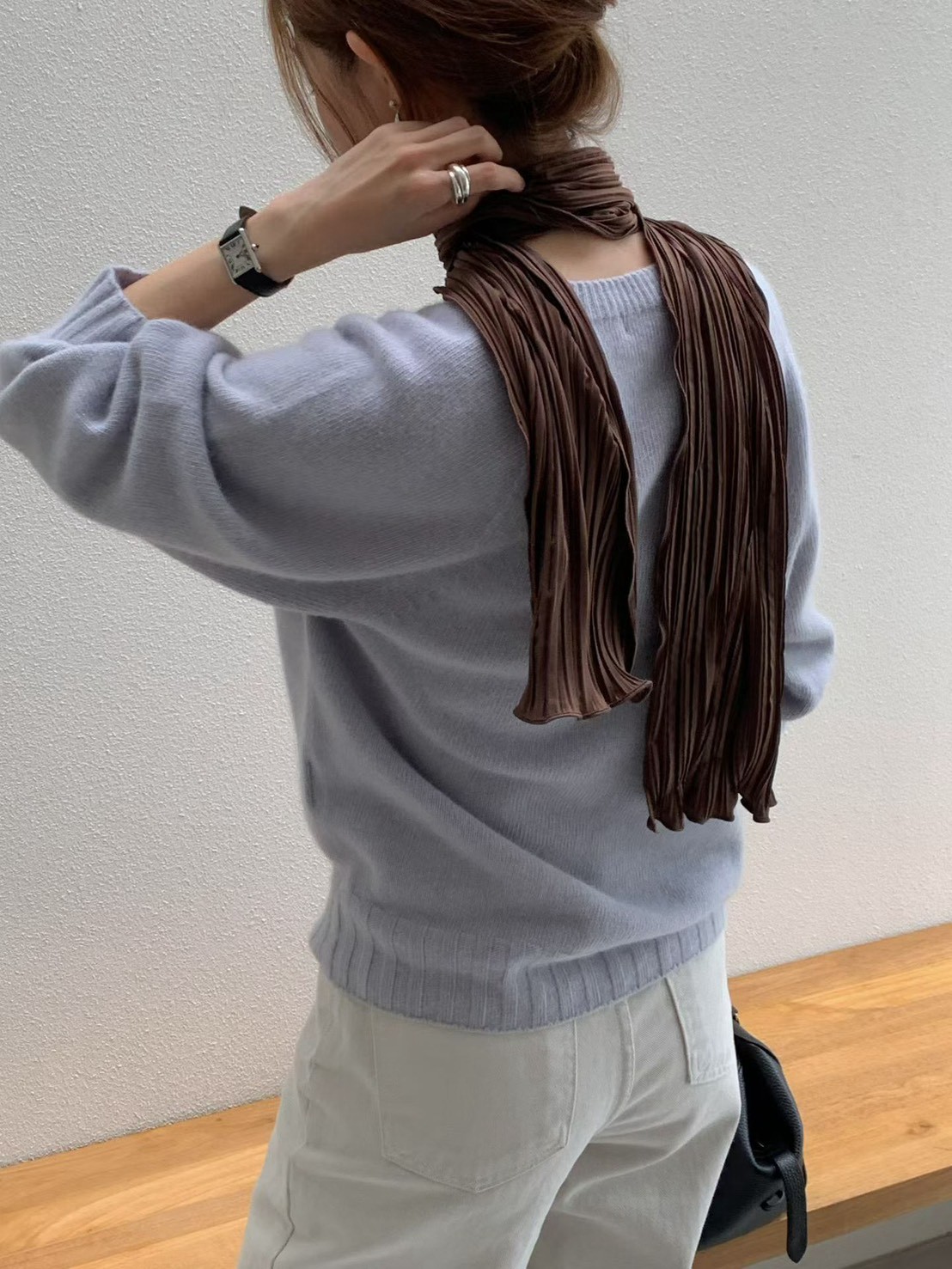 B68.大V家淡雅女孩浣熊針織上衣