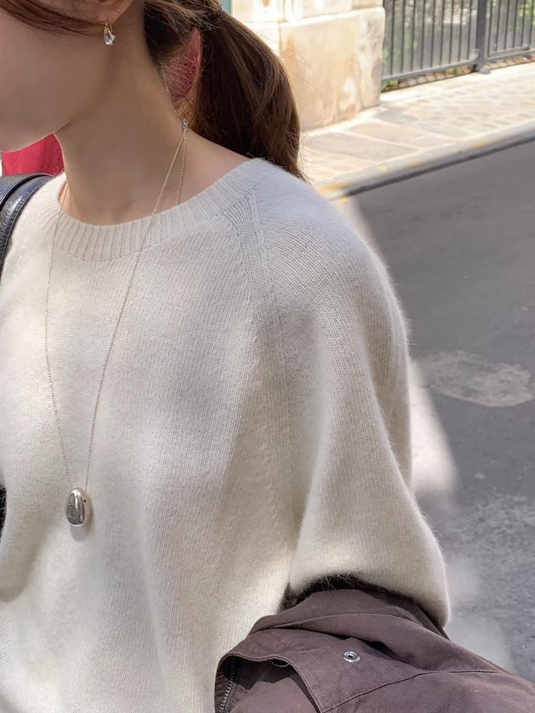 B68.大V家淡雅女孩浣熊針織上衣