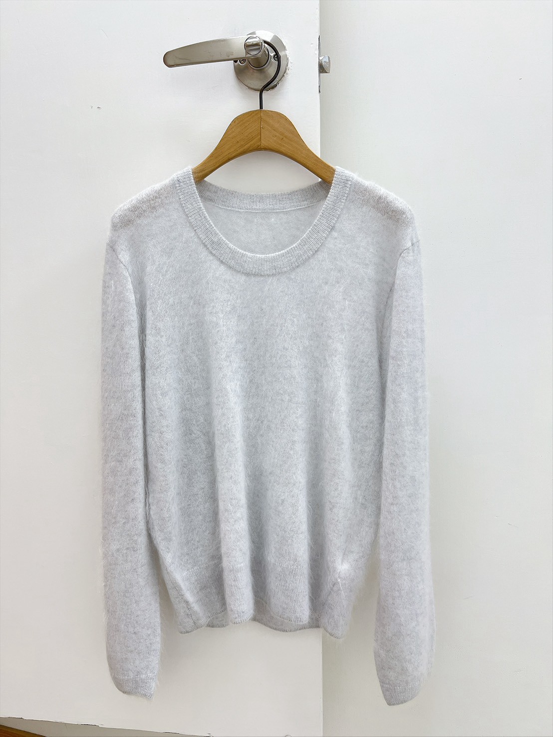B12.柔彩83%CASHMERE蠶棗絲毛衣