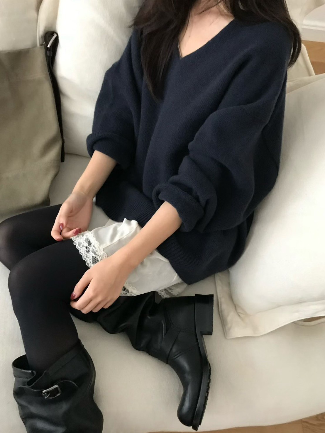 A04.小V家秋日微醺V領毛衣