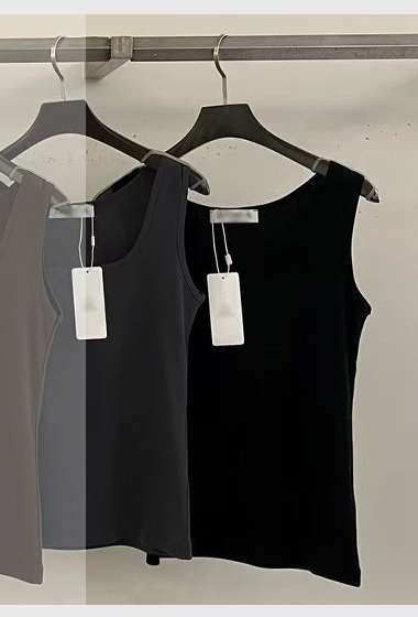 B17.超好穿顯瘦方領彈性背心