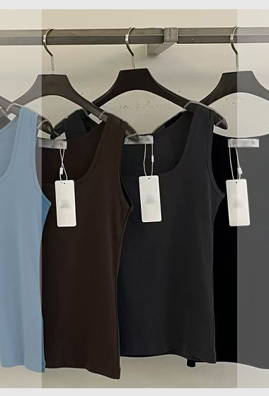 B17.超好穿顯瘦方領彈性背心