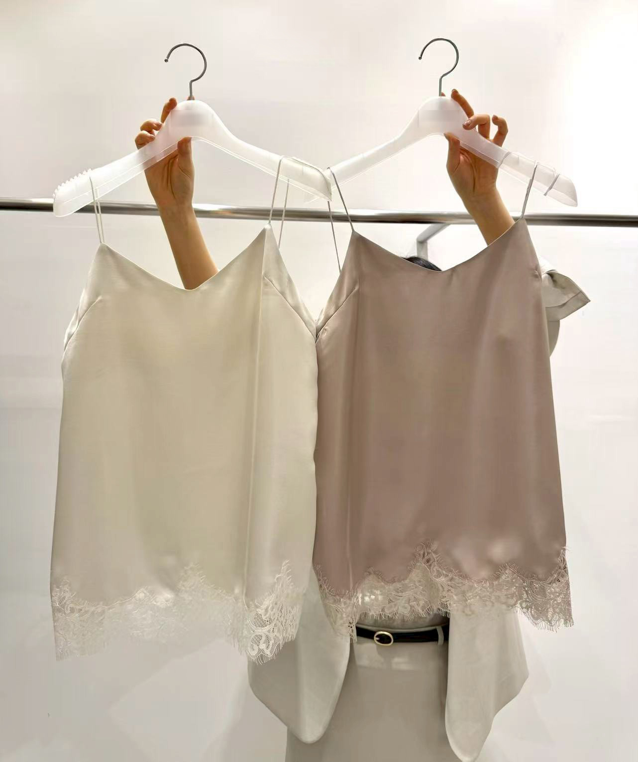 A23.質感家小性感睫毛蕾絲背心