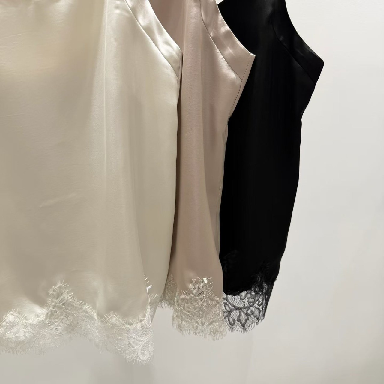 A23.質感家小性感睫毛蕾絲背心