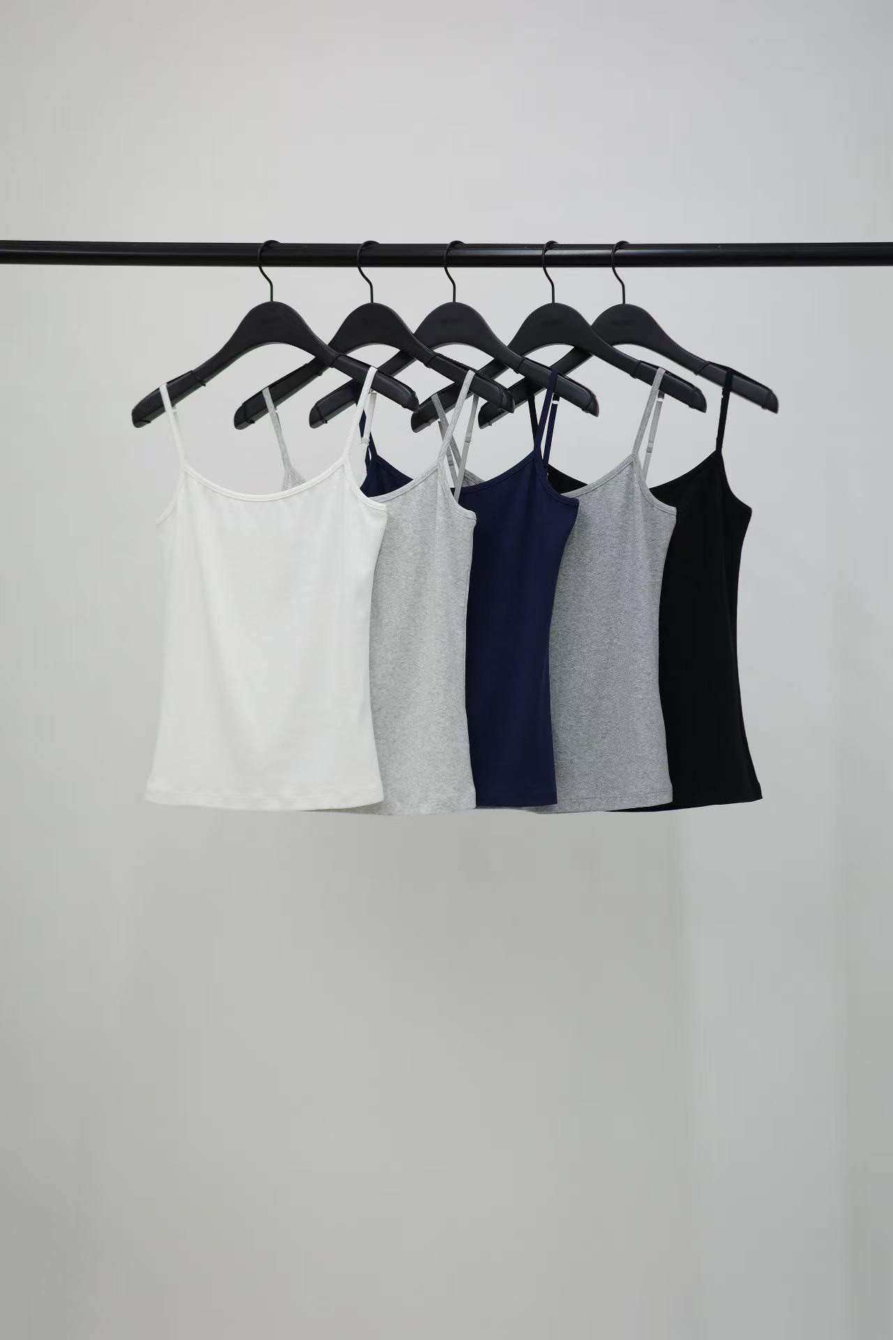 A14.纖瘦家基礎色系肩帶背心