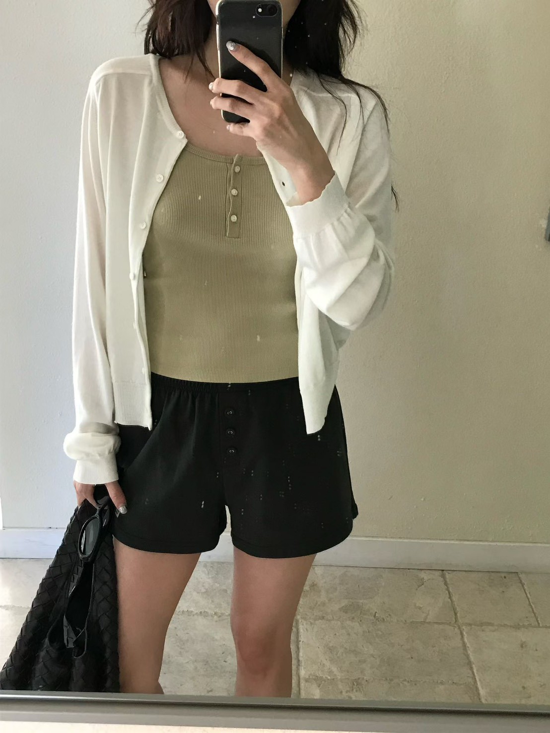 A91.小V家3釦細肩帶背心