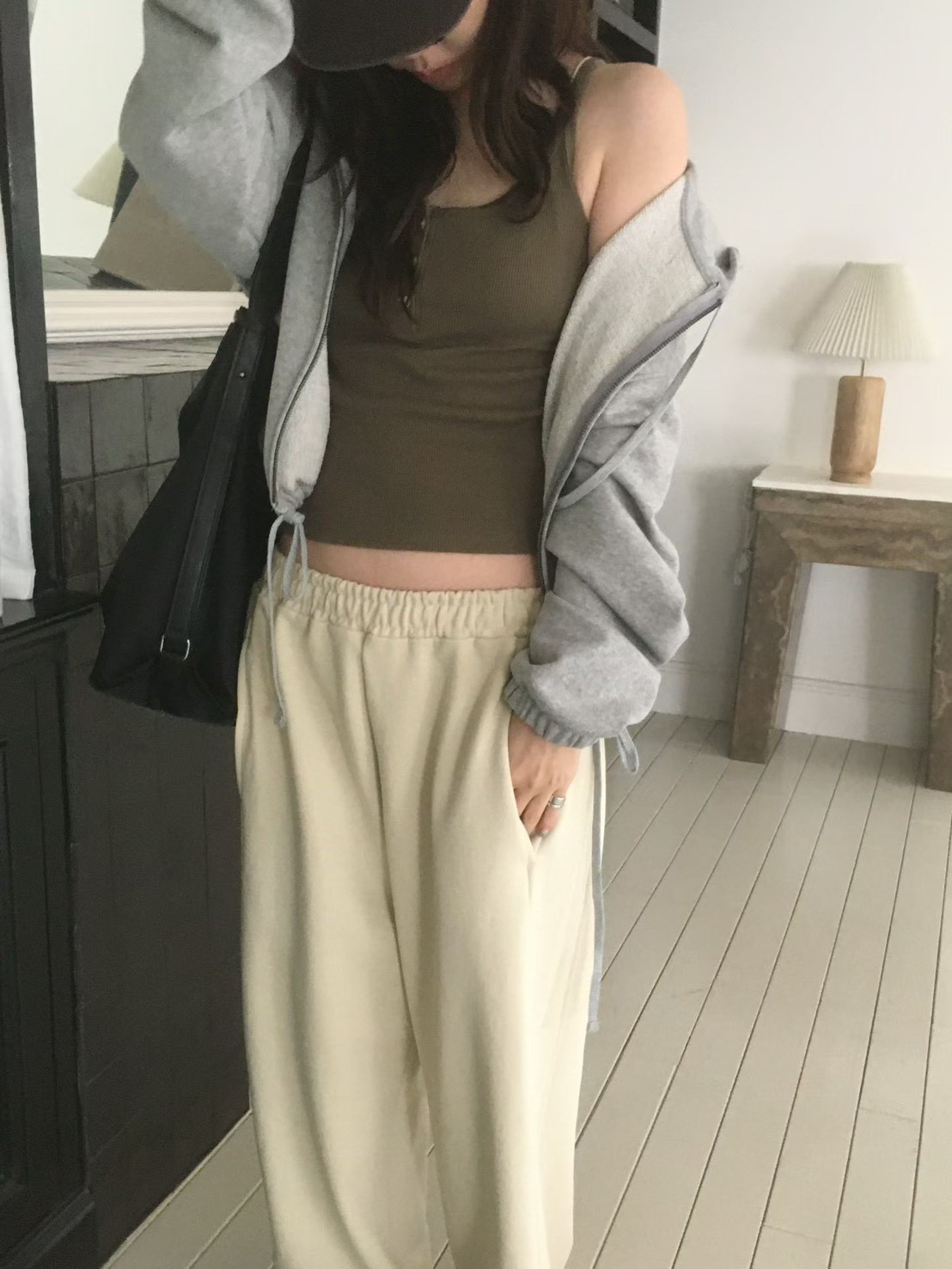 A91.小V家3釦細肩帶背心