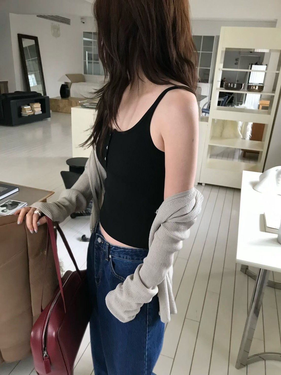 A91.小V家3釦細肩帶背心