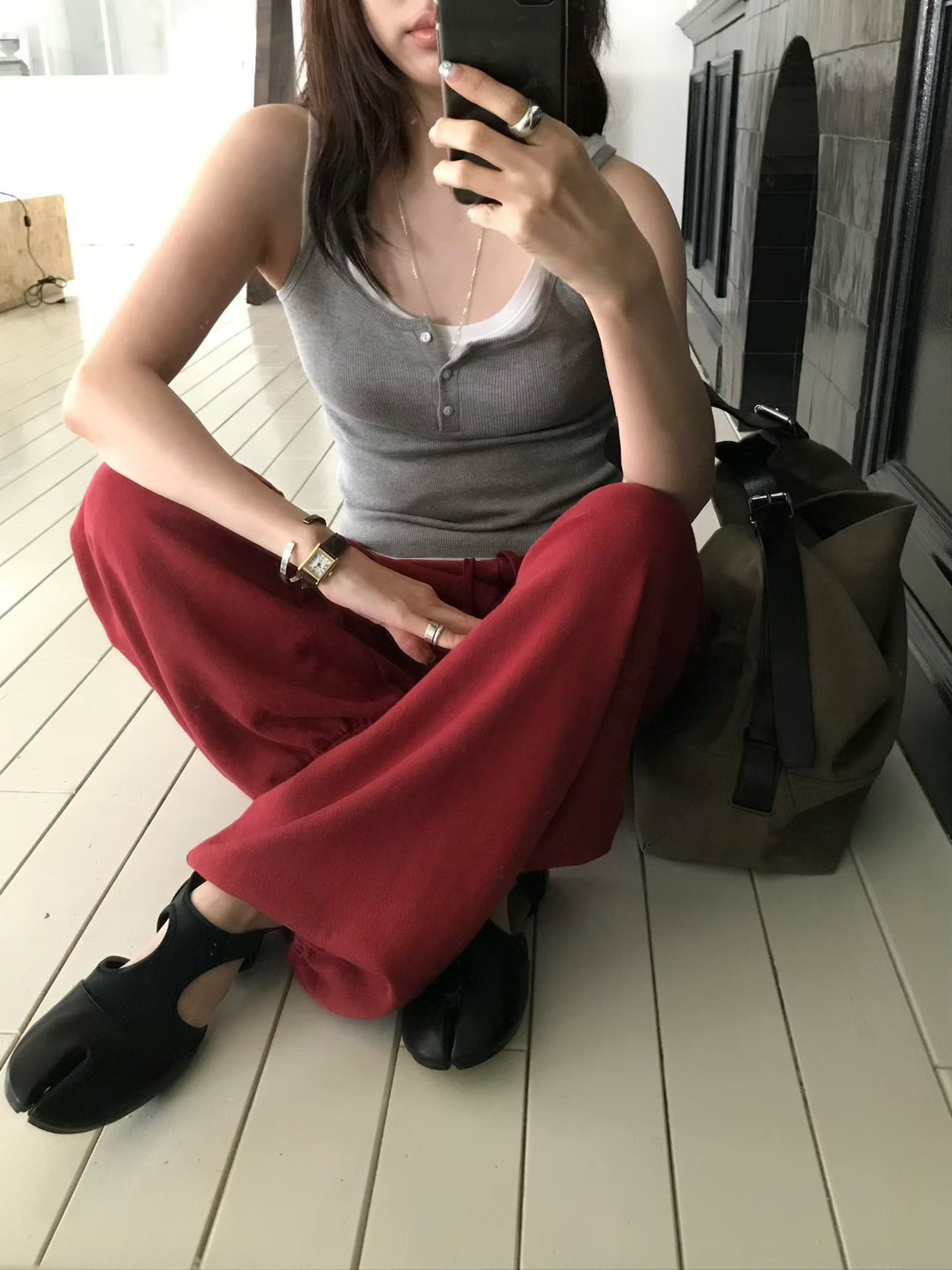 A91.小V家3釦細肩帶背心