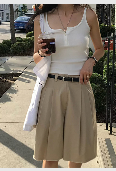 A91.小V家3釦細肩帶背心