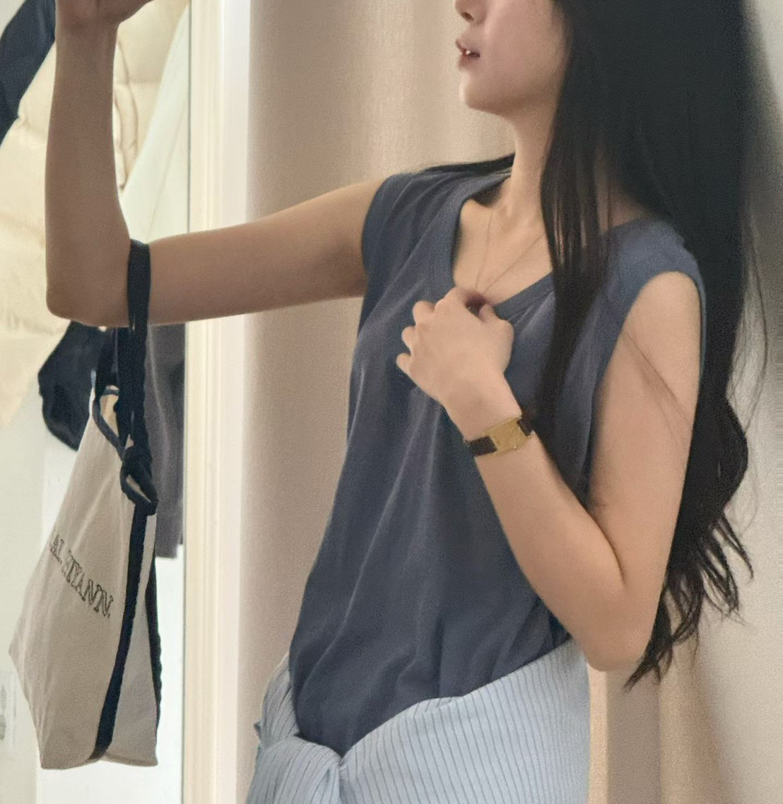 B01.舒適滿分下擺圓弧背心