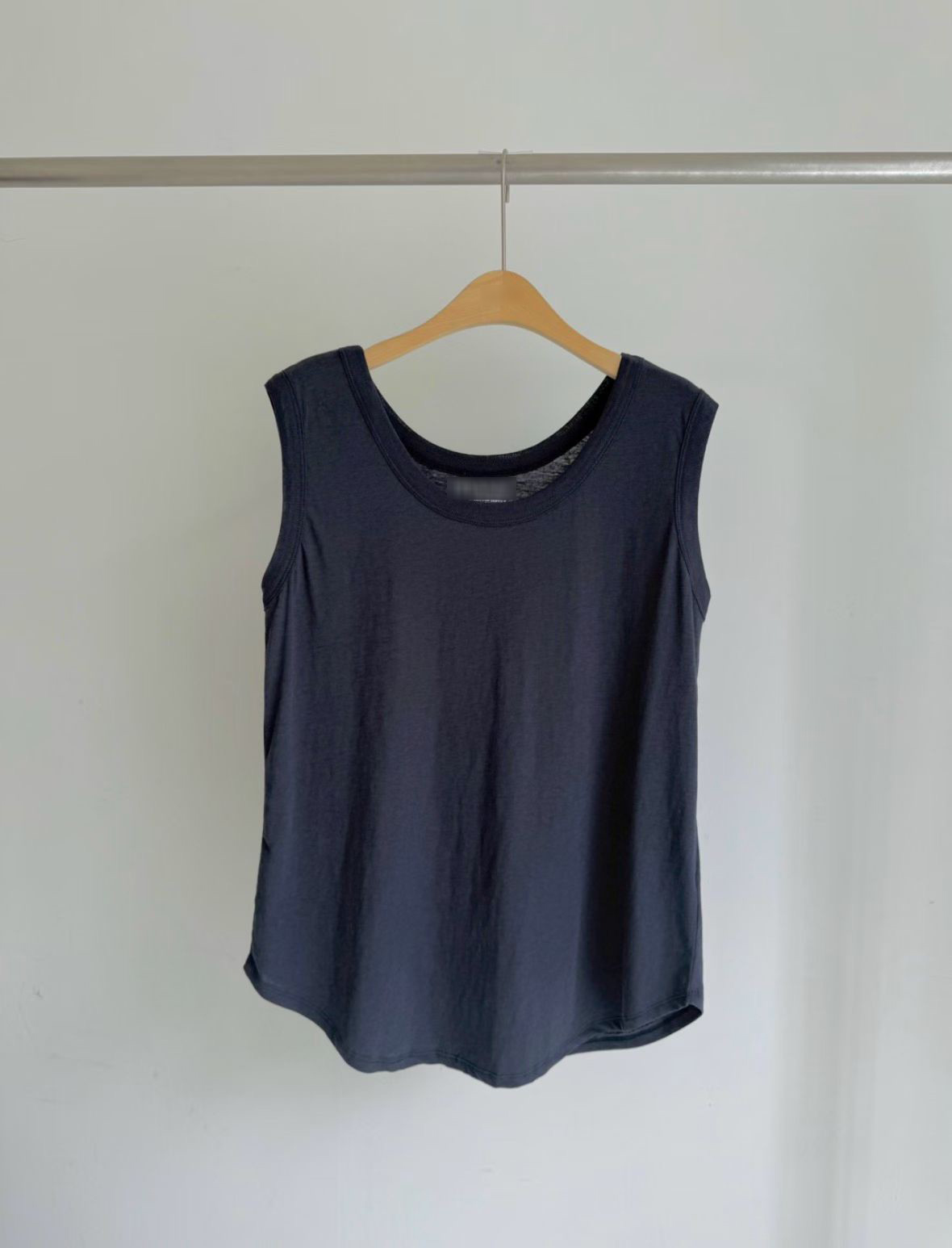 B01.舒適滿分下擺圓弧背心