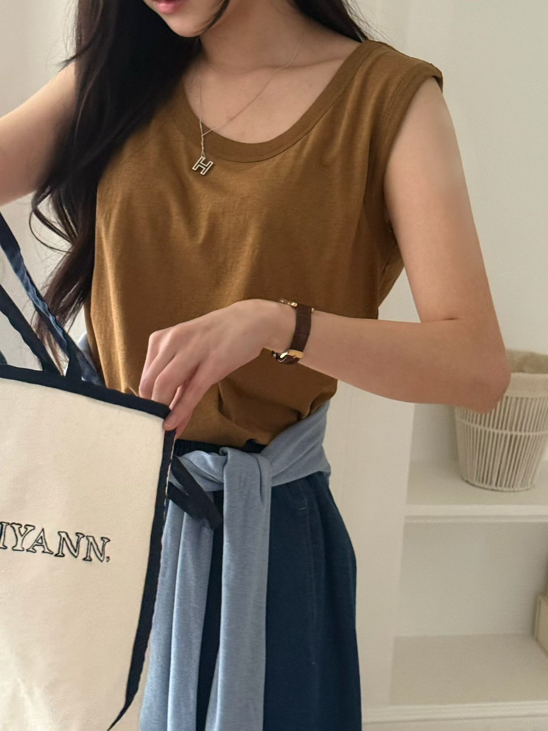 B01.舒適滿分下擺圓弧背心