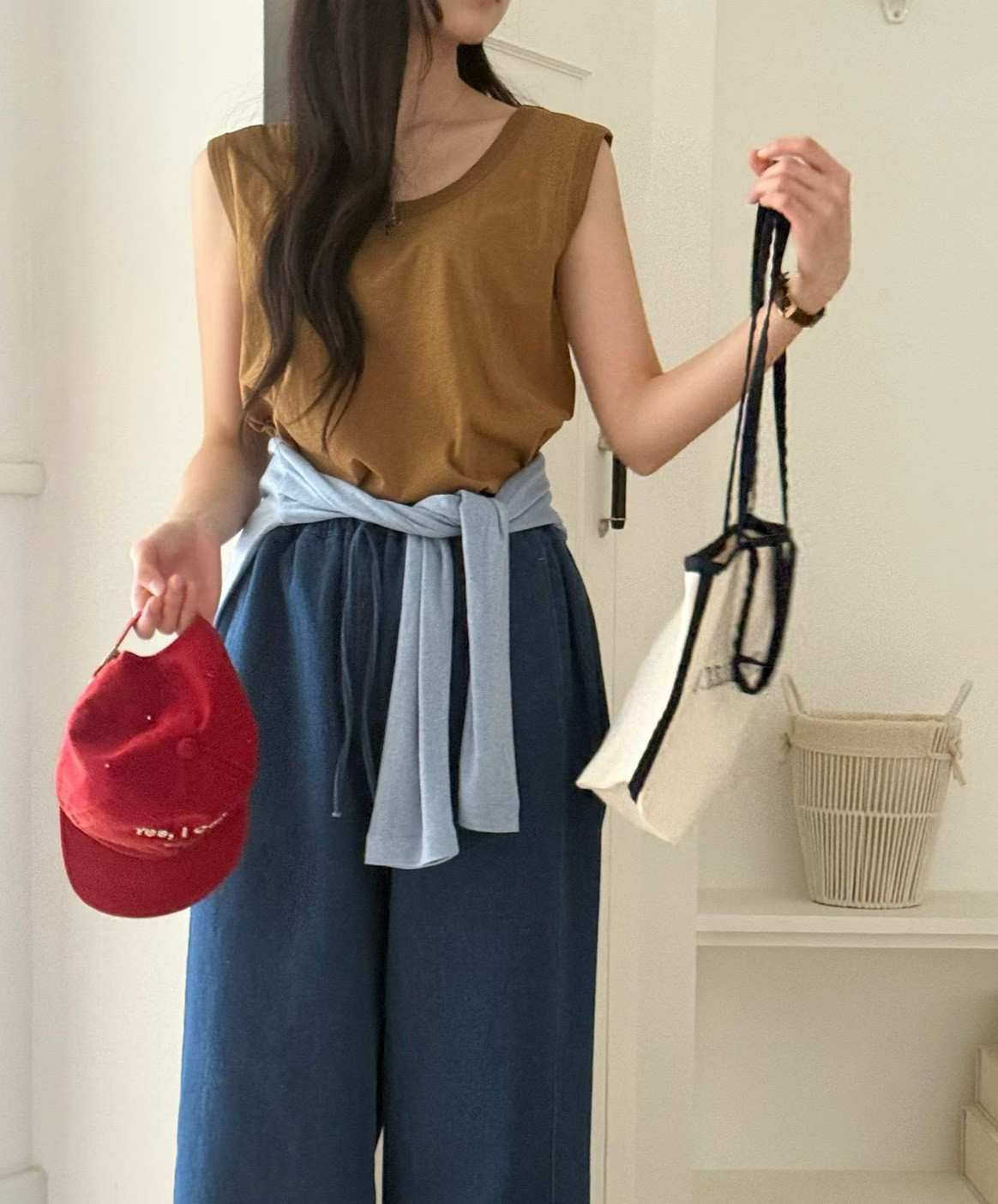 B01.舒適滿分下擺圓弧背心