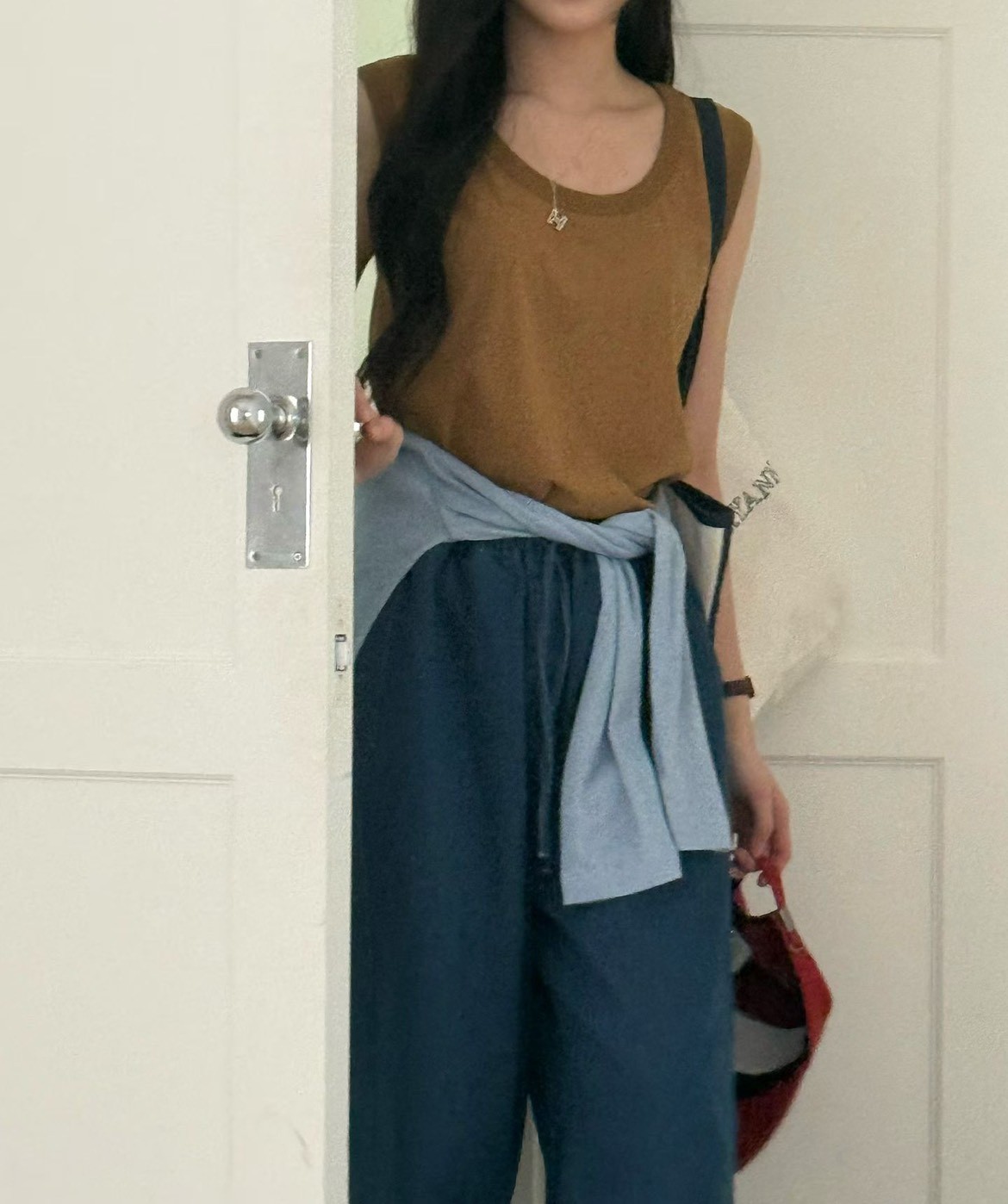 B01.舒適滿分下擺圓弧背心