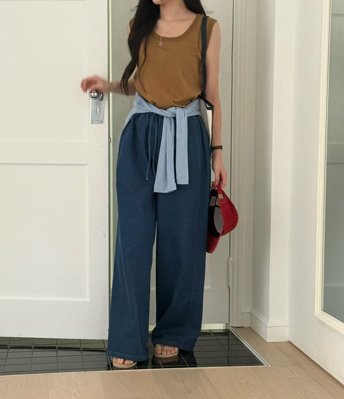 B01.舒適滿分下擺圓弧背心